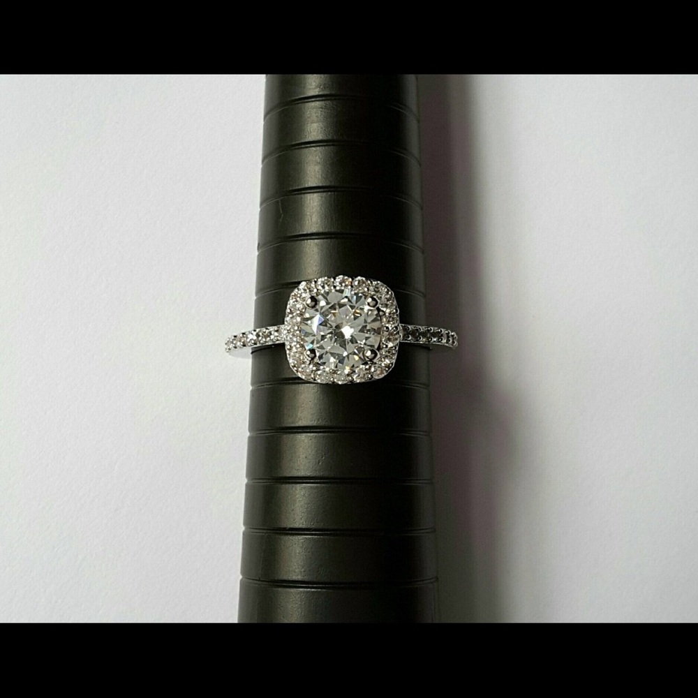 18k White Gold Diamond Cz Cushion Halo Ring - Picture 8 of 8